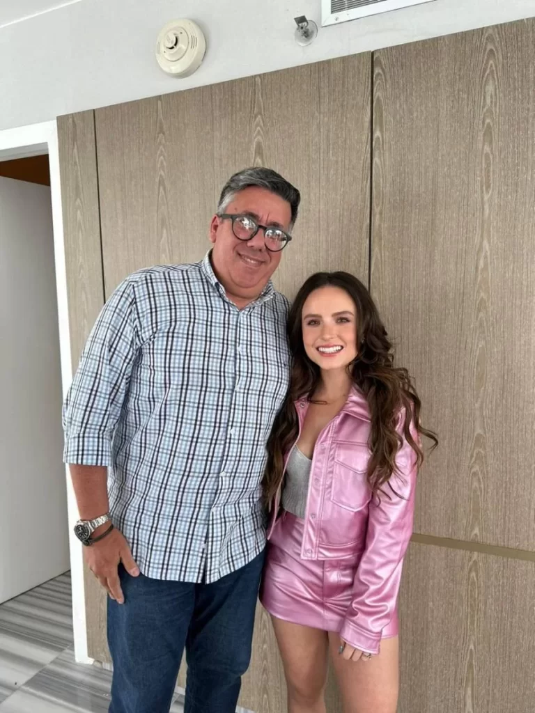 Larissa Manoela: atriz escolhe o LSH para evento de telefonia móvel