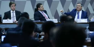 Senado aprova nomes de Flávio Dino para o STF e Paulo Gonet para a PGR