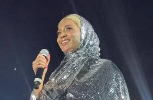 Cantora Beyoncé chega de surpresa ao Brasil para lançamento de seu filme