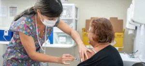 Nova estratégia de vacinação contra Covid-19 já começa a valer