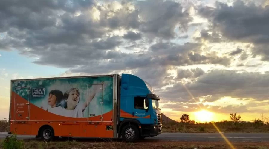 Seis municípios do Tocantins recebem projeto com cinema, teatro, palestras e troca de lÃ¢mpadas gratuita