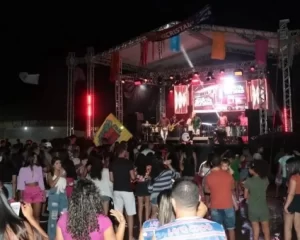 Prefeitura de CristalÃ¢ndia divulga Banda Badado Novo como atração do Carna Cristal 2024