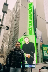 Thiago Bastos anuncia lançamento de seu primeiro livro na Times Square