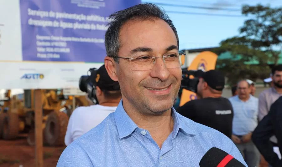 Wagner confirma candidatura a reeleição e afirma que Elenil foi o 'único' deputado que enviou recurso para obras na cidade