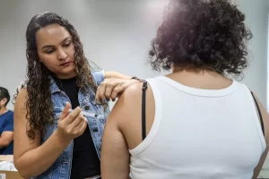 Prefeitura de Palmas amplia grupos prioritários para reforça da vacina bivalente