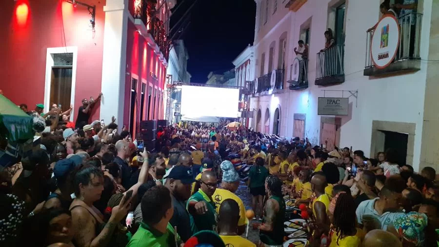 SSP apresenta balanço do primeiro dia do Carnaval de Salvador em reunião com a presença do governador