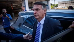 Defesa de Bolsonaro pede ao Supremo que passaporte seja devolvido