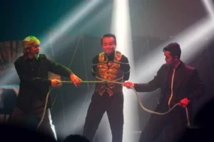 The Oriental Magic Show, com Ossamá Sato e Fujikan Miike