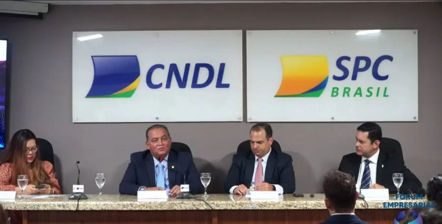 Eduardo Gomes participa do lançamento da Agenda Prioritária do Fórum LGPD 2024 e destaca processo de regulamentação da IA no Senado