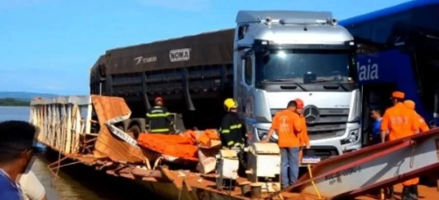 MP do Tocantins instaura procedimento para apurar causas de acidente entre balsas em Porto Nacional e aciona Marinha