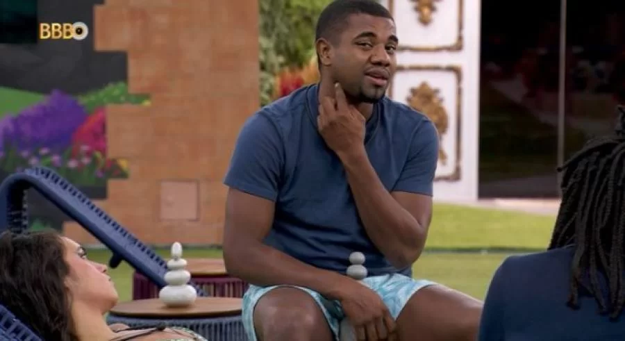 Davi do BBB 24 sente desconforto e pergunta aos colegas de confinamento se o dente do siso pode matar