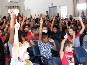 Estudantes da Rede Municipal de Ensino de Cariri do Tocantins participam de palestra do Programa Saúde na Escola