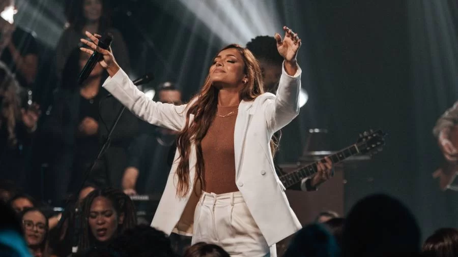 Destaque do gospel, Mari Borges lança "Um Milhão de Vezes"