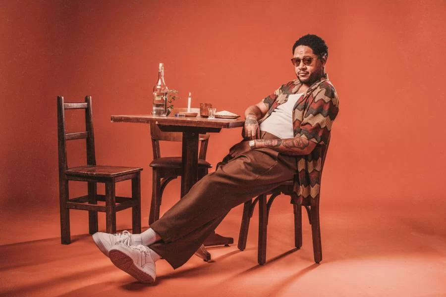 Emicida encontra "doce refúgio no quintal" no podcast "Sambas contados", uma parceria com o Globoplay