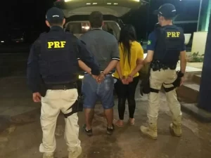 Jeep tenta passar na barreira com mais de 19 kg de drogas e ÃÂ© pego pela PRF