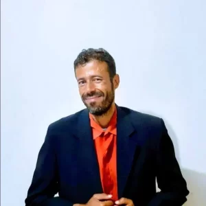 Escritor Raphael Bruno já  escreveu trÃªs livros em 2024