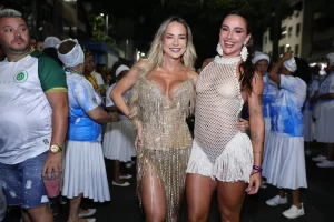 Gabi Martins e Luiza Caldi Brilham no Ensaio de Rua da Vila Isabel