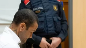 Justiça espanhola concede Ã  Daniel Alves liberdade provisória sob fiança de um milhão de euros