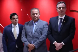 Senador Eduardo Gomes participa da abertura da exposição: Palácio Monroe – Um Legado de Democracia