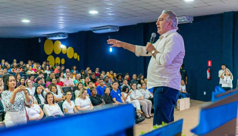 Mais de 3 mil computadores são entregues por Vice-governador Laurez Moreira em Colinas do Tocantins, Pedro Afonso e Guaraí