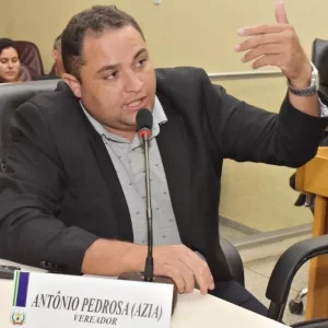 Vereador AntÃÂ´nio Pedroza, acredita que base deverÃÂ¡ trÃªs candidatos a presidÃªncia da CÃÂ¢mara
