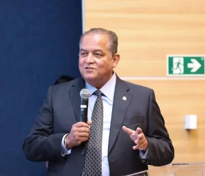 Senador Eduardo Gomes participa do lançamento da TV 3.0 no Ministério das Comunicações