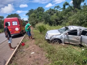 Acidente na BR-153 registrado pelos Bombeiros no domingo deixa mulher ferida