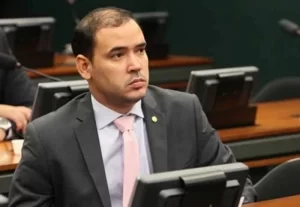 De pai para filho: Vicentinho JÃÂºnior assume presidÃªncia do PR no Tocantins