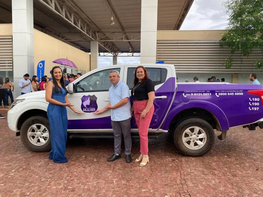 Porto Nacional recebe veículo que irá auxiliar no desempenho e na efetivação de segurança e assistÃªncia Ã s mulheres