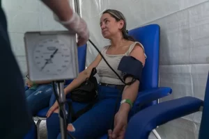Pesquisa  INNQUESTI mostra que maioria da população está muito preocupada com os casos de Dengue no Brasil e que tomaria a vacina para combatÃª-la