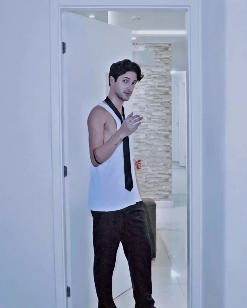 ANGELO Lança Seu Primeiro EP, "Porta Aberta"