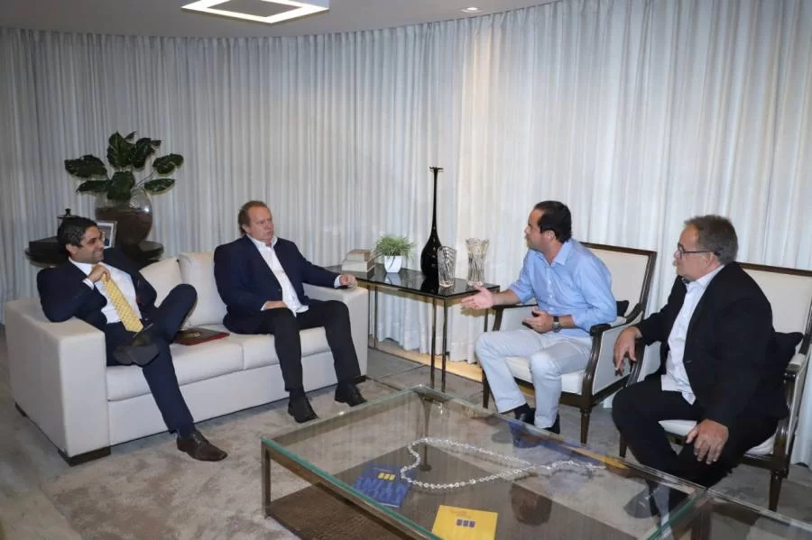 Roberto Pires recebe o governador Mauro Carlesse e equipe na FIETO em Palmas