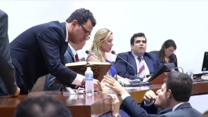 Toinho perde forÃÂ§a, Luana sofre resistÃªncia e Vilmar avanÃÂ§a nos bastidores