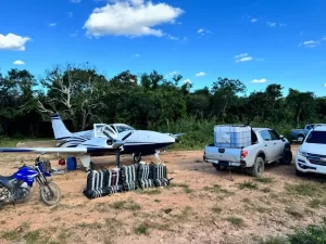 PF com a apoio da PM prende 04 indivíduos por tráfico internacional de drogas pelo modal aéreo