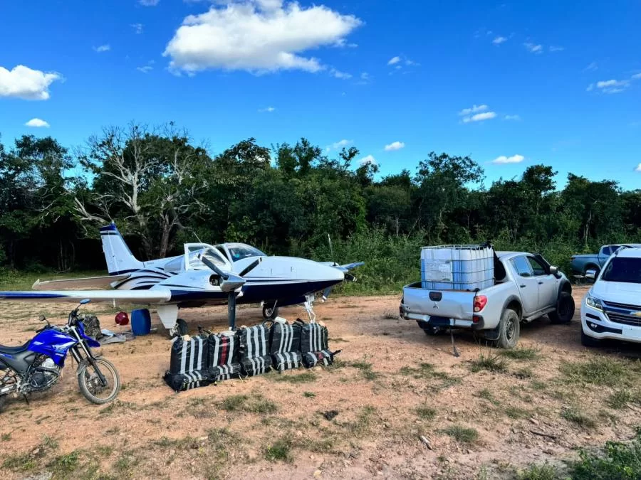 PF com a apoio da PM prende 04 indivíduos por tráfico internacional de drogas pelo modal aéreo