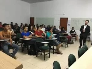Curso gratuito em Palmas aborda funcionamento da sociedade brasileira