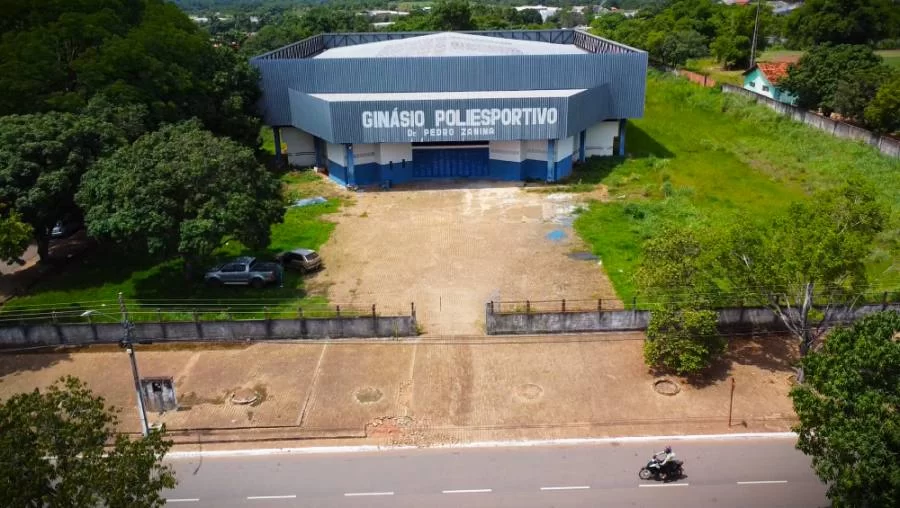 Prefeita Fátima Coelho comemora avanço na reforma do Ginásio Esportivo de Guaraí