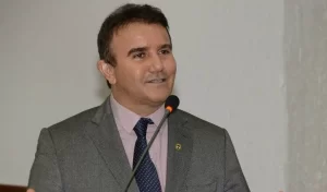 Eleições 2024: Eduardo Siqueira Campos desmente boatos de que seu evento político teria sido vazio e fraco "São perfis fakes"