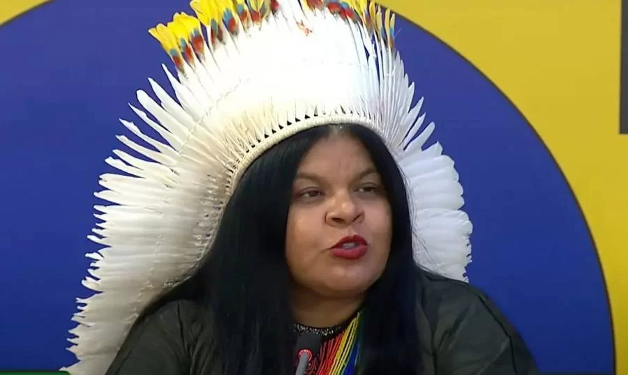 Ministra de Lula participa de evento na Venezuela e divide opiniões