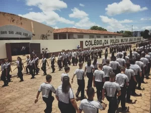 Colégios cívico-militares são uma boa opção de ensino? Estudante explica;