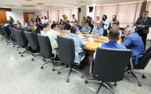 Deputados do Tocantins assinam contrato para construção de prédio milionário com dinheiro público