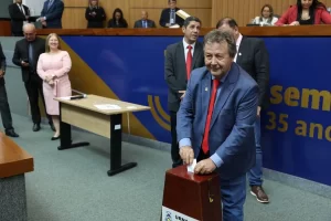 Com votação unanime, deputado Vilmar é reeleito primeiro secretário da Mesa Diretora da Aleto