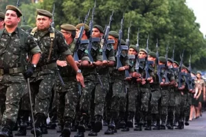 ExÃÂ©rcito e PRF vÃÂ£o desobstruir rodovias no TO; Colinas do Tocantins ainda sem previsÃÂ£o