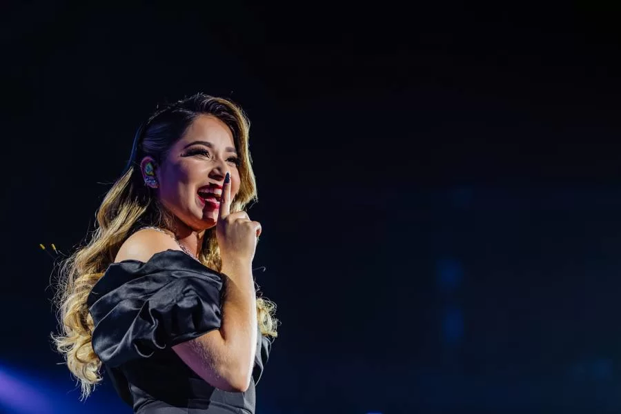 Marília Tavares lança nova música de seu DVD "Maturidade"