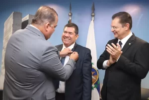 Posse de Pedro Júnior na CÃ¢mara dos Deputados tem presença do Senador Eduardo Gomes