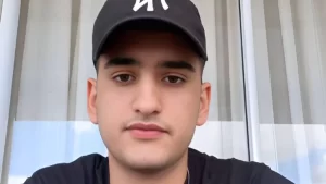 Lelis preocupa fãs ao postar foto em hospital