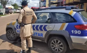 Homem agride ex-mulher e leva filha do casal embora Ã  força