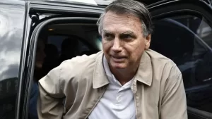 Bolsonaro é indiciado por lavagem de dinheiro, associação criminosa e apropriação de bens públicos no caso das joias