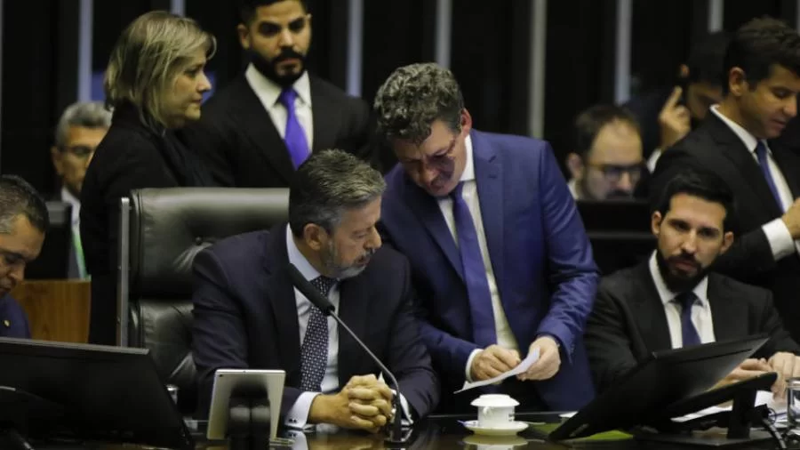 Novas regras incluem isenção de impostos para carnes e criação do "Imposto do Pecado"