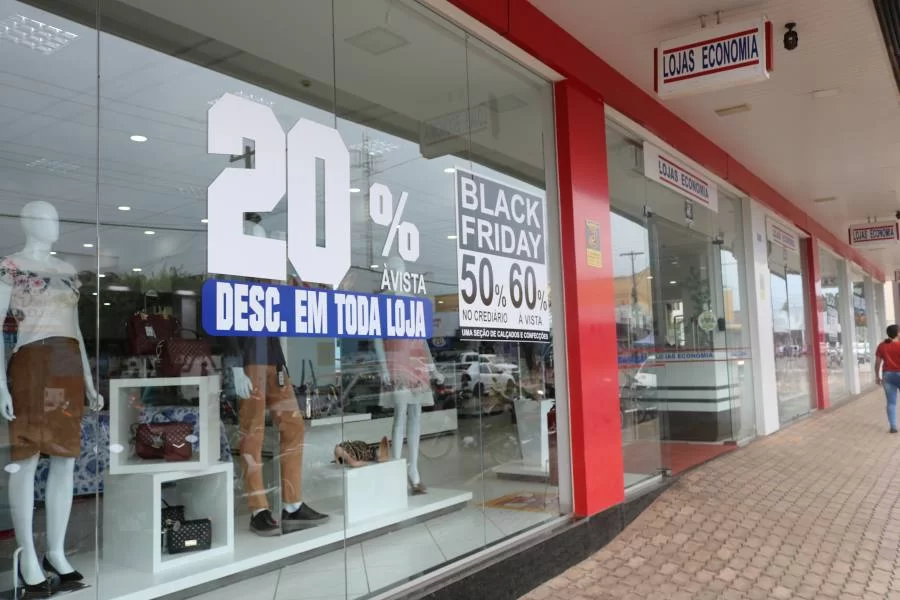 Comerciantes e consumidores apostam no Black Friday de Colinas